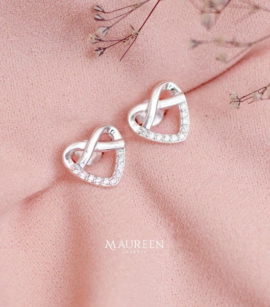 Arete corazon infinito con circones pegado - Plata