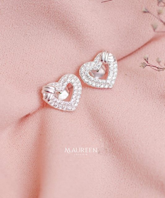 Arete corazon con circones 4 lineas lisas un lado - Plata