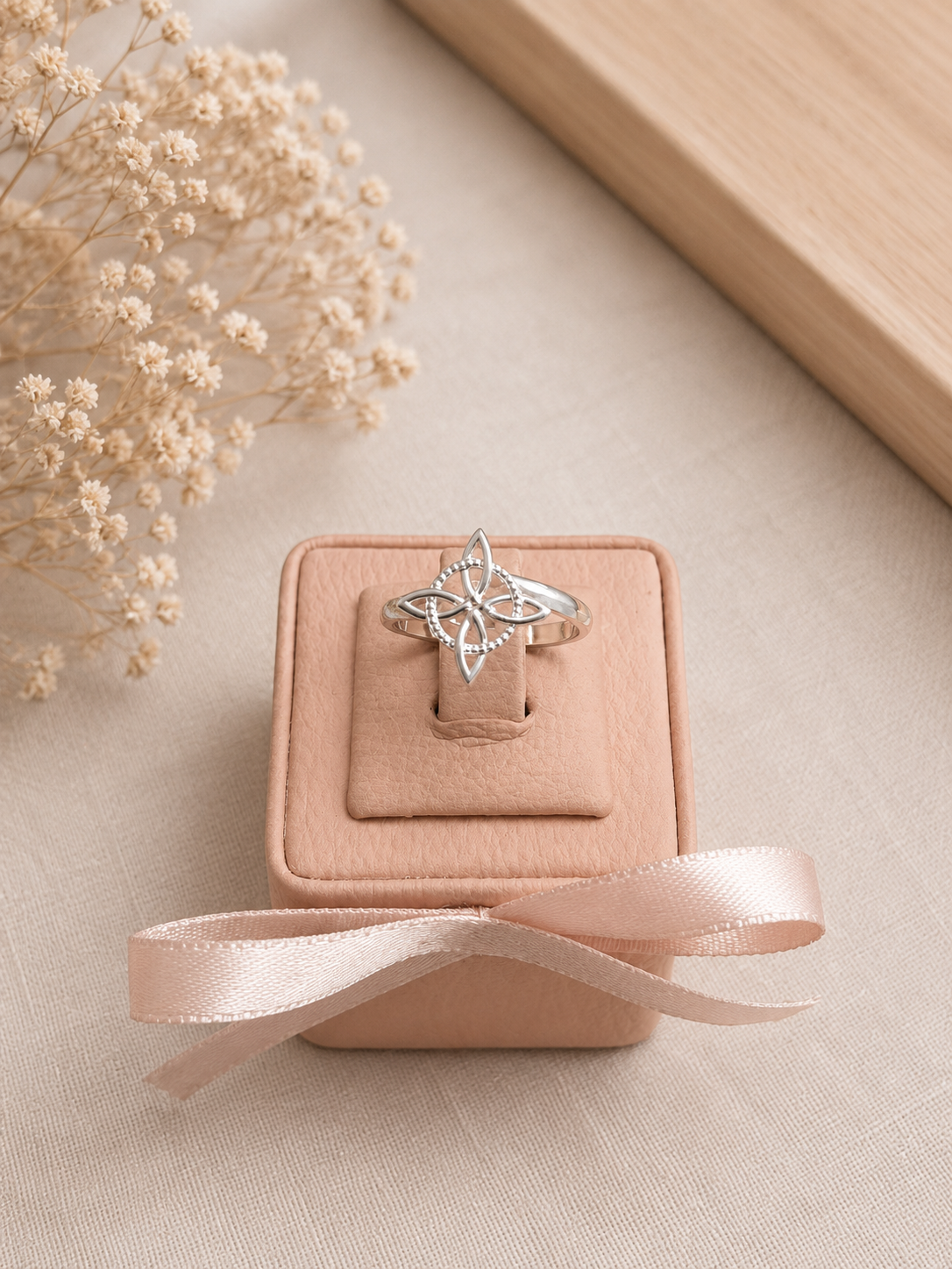 Anillo nudo de bruja pequeño ajustable - plata