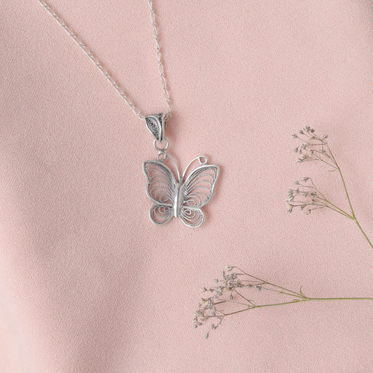 Dije mariposa calada plata quemada