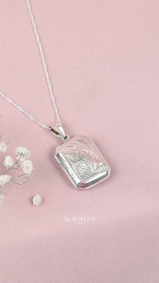 Dije relicario rectangular con hojas  - plata