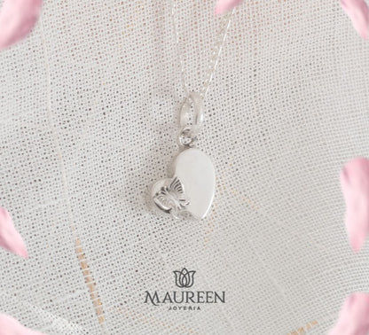 Dije corazon encajonado con mariposa - Plata quemada