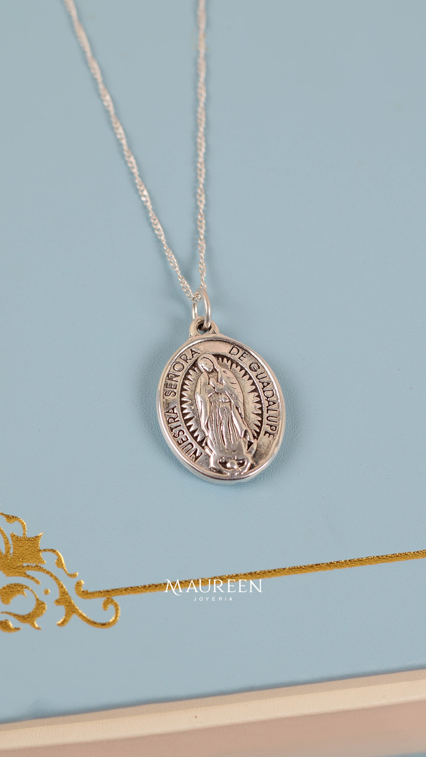 Dije Virgen de Guadalupe - Plata quemada