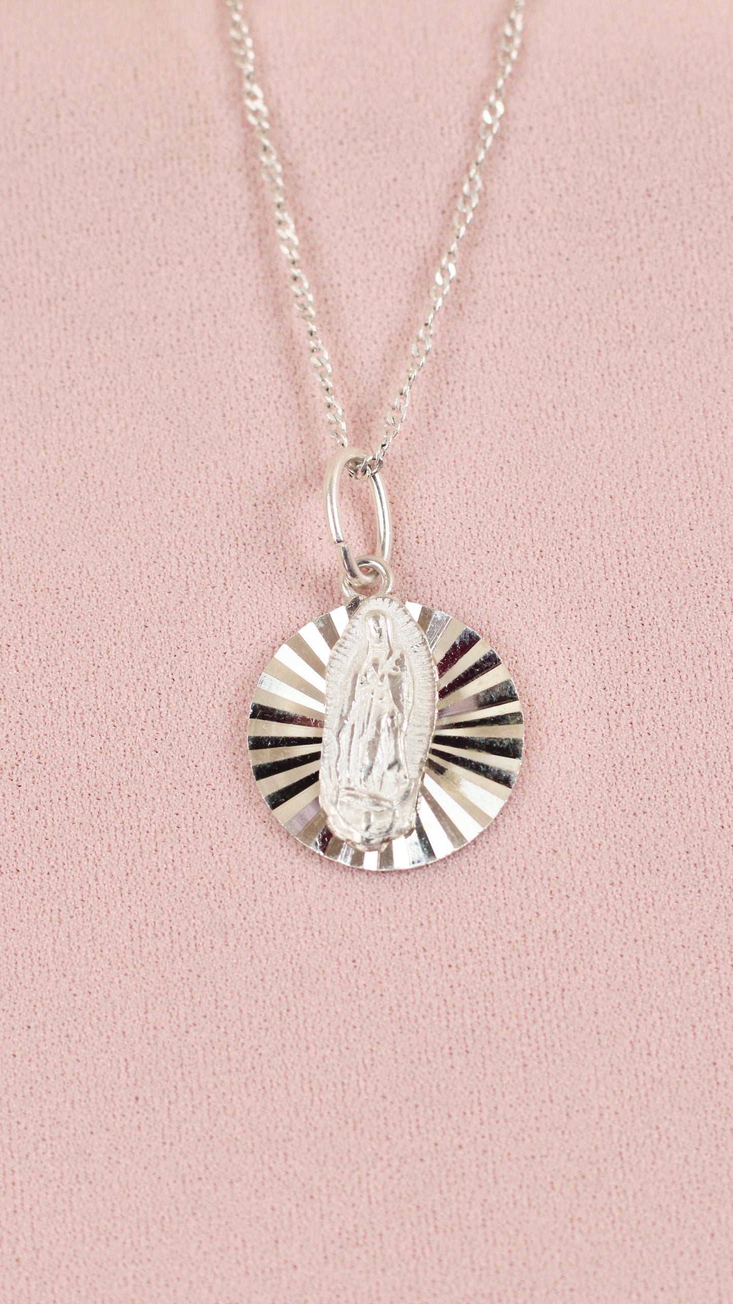 Dije Virgen de Guadalupe diamantado - Plata