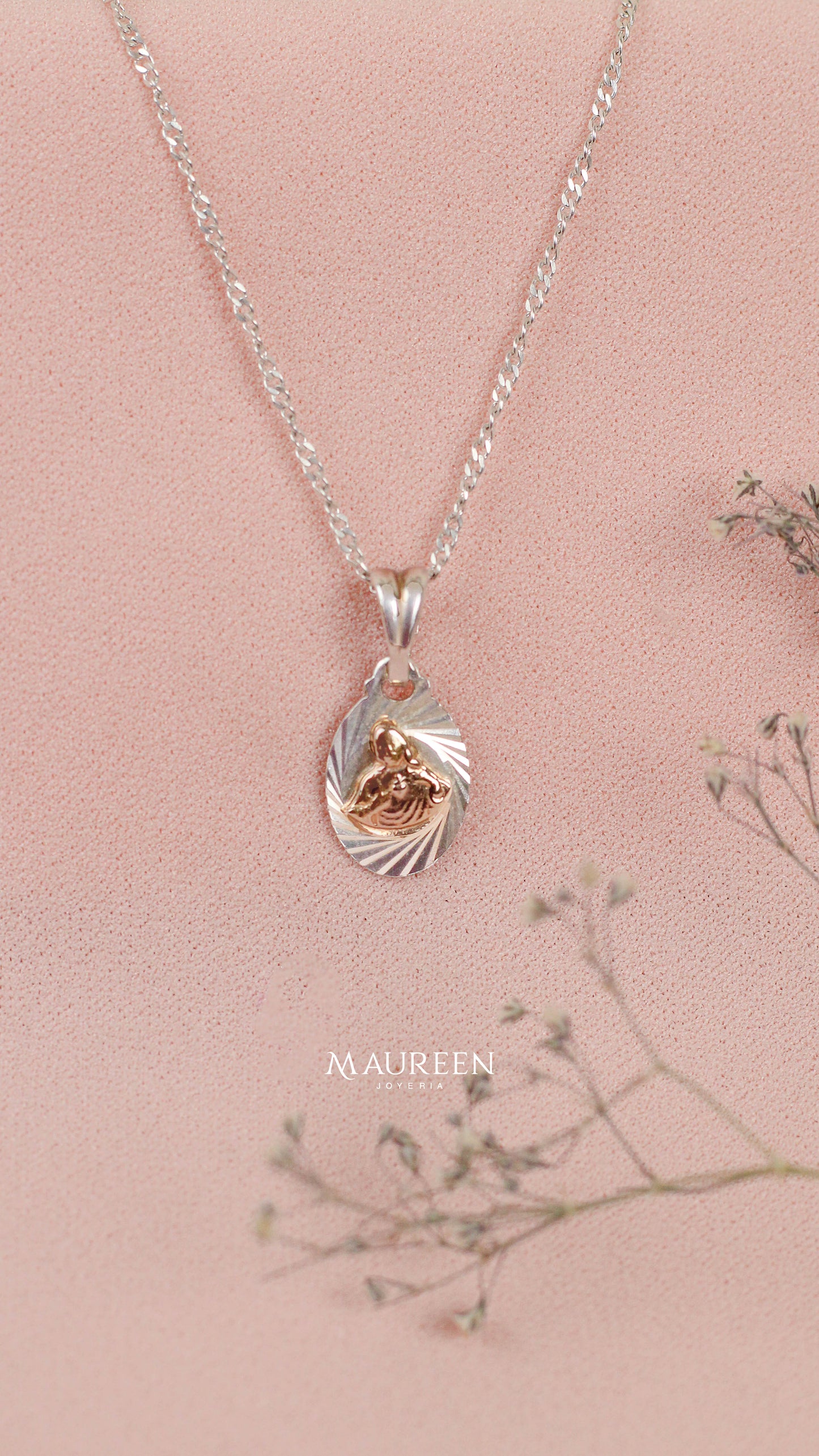 Dije gota con Sagrado Corazon de Jesus - Plata/Oro