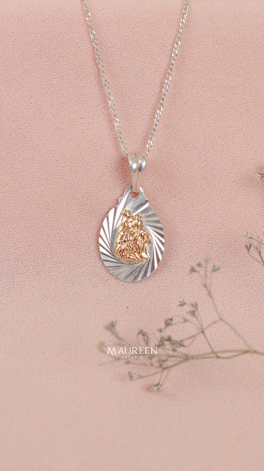 Dije gota con virgen del carmen - Plata/Oro