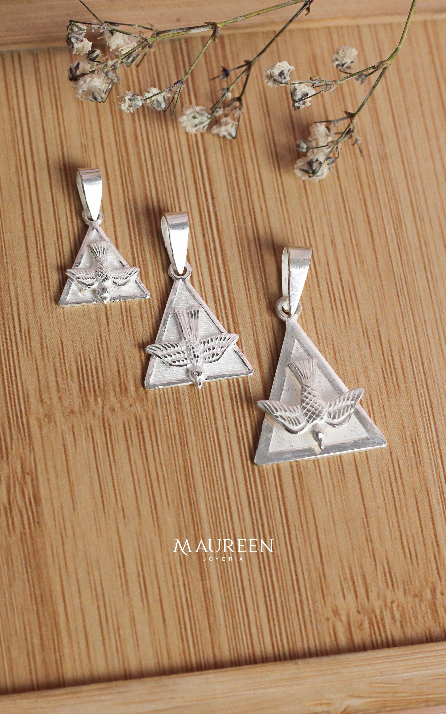 Dije espiritu santo triangular 3D - plata