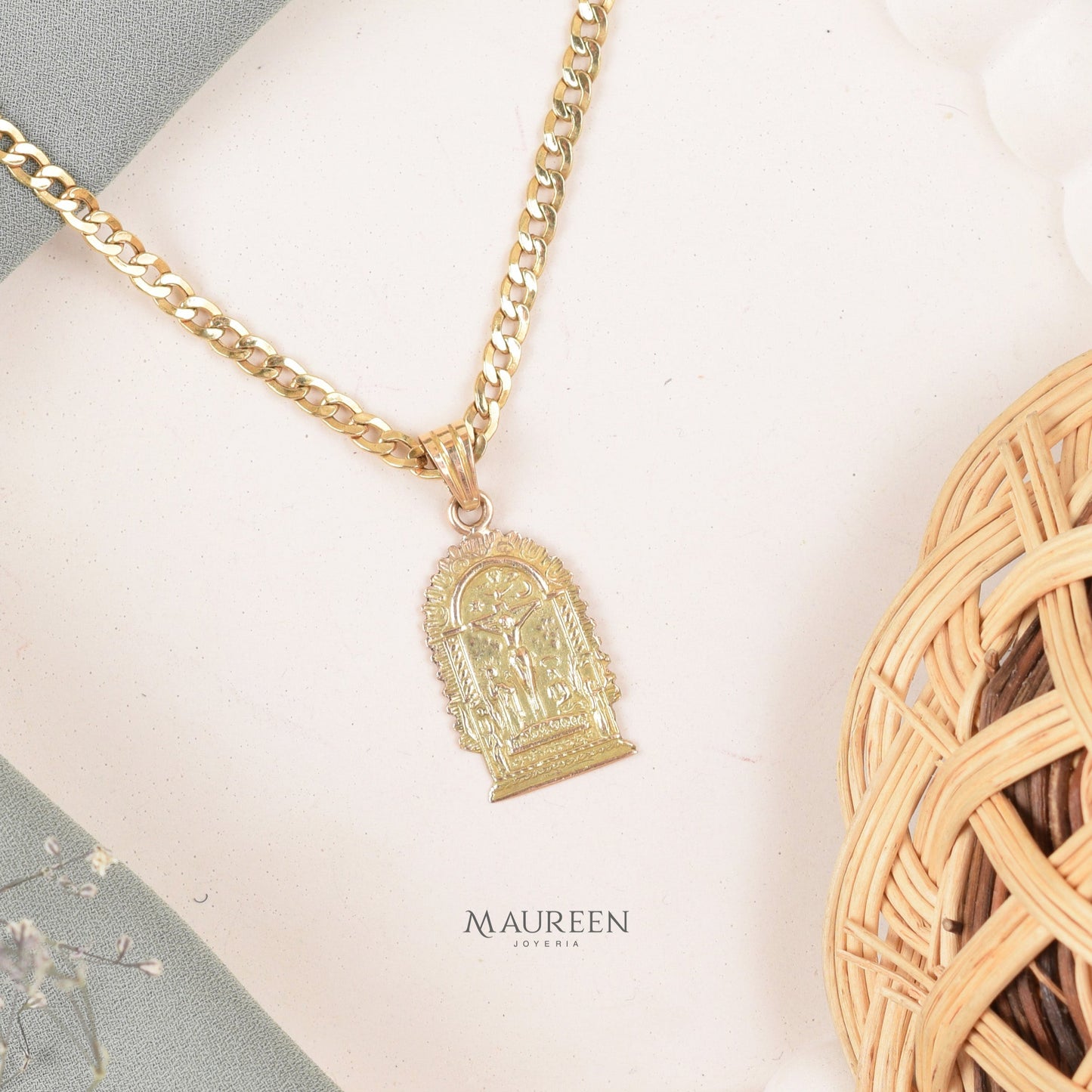 Dije Señor de los Milagros - Oro
