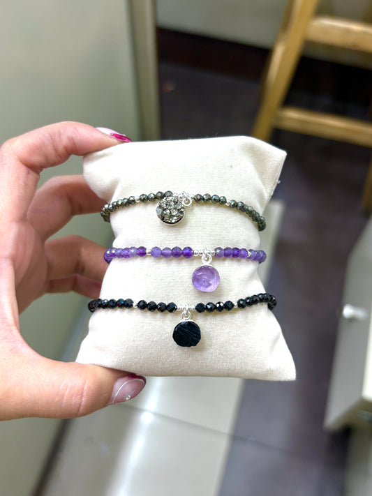 Pulseras piedras naturales  hilo- Plata