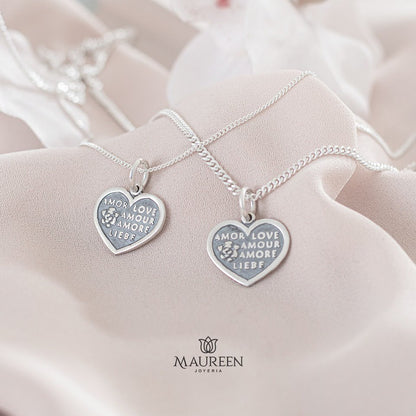 Dije corazon con escrituras de AMOR -  Plata quemada