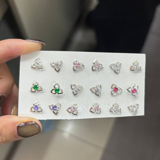 Arete tornillo flores tres petalos - Plata