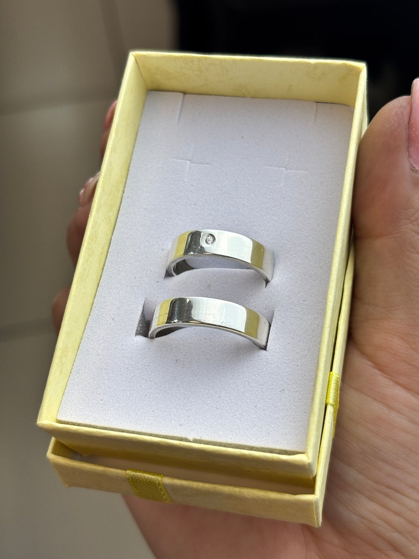 Aros de matrimonio cinta con piedra - Plata