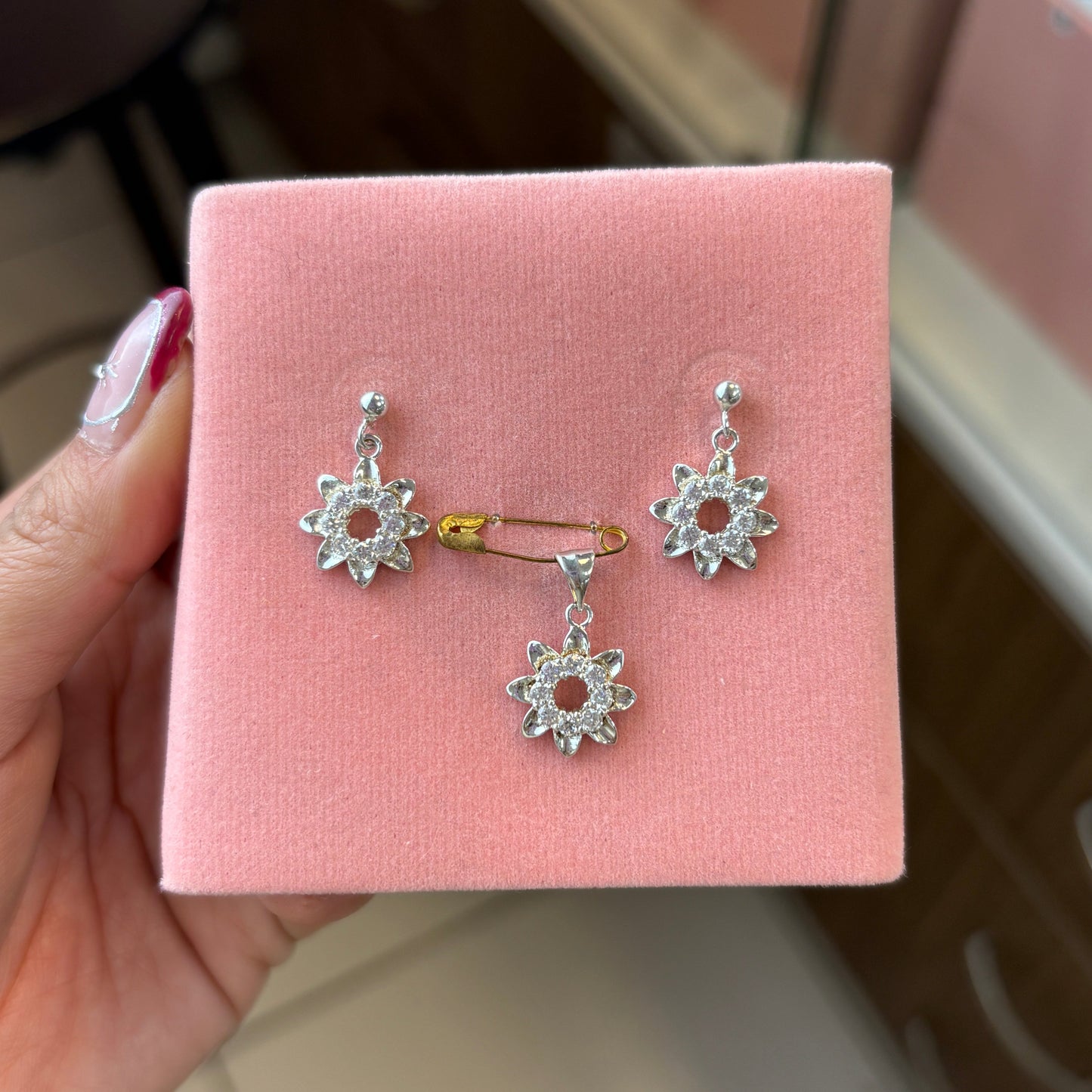Juego flor con circones  - Plata