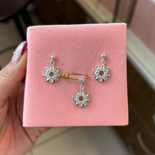 Juego flor con circones  - Plata