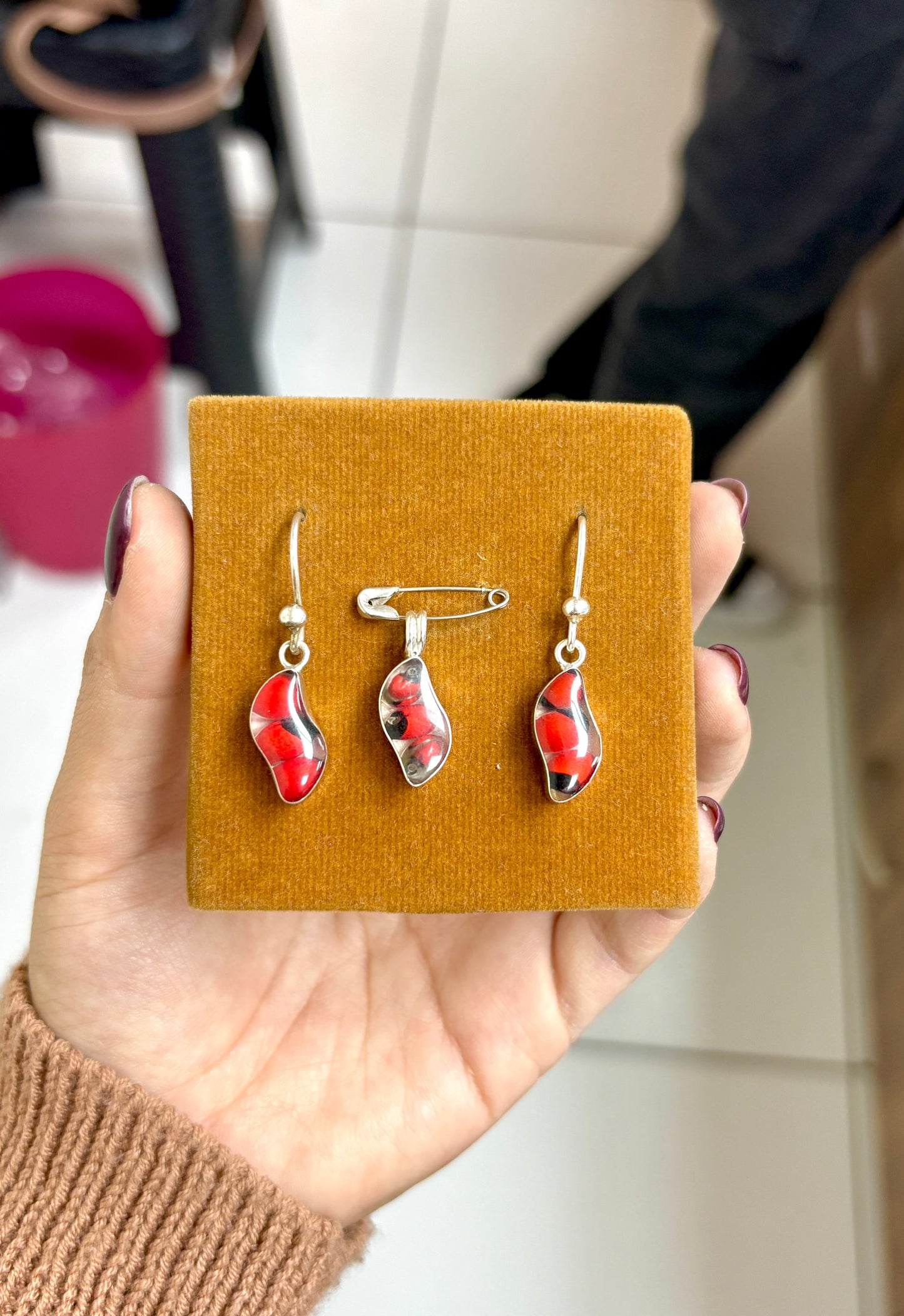 Juego gota hoja con huayruro encapsulado colgante - Plata