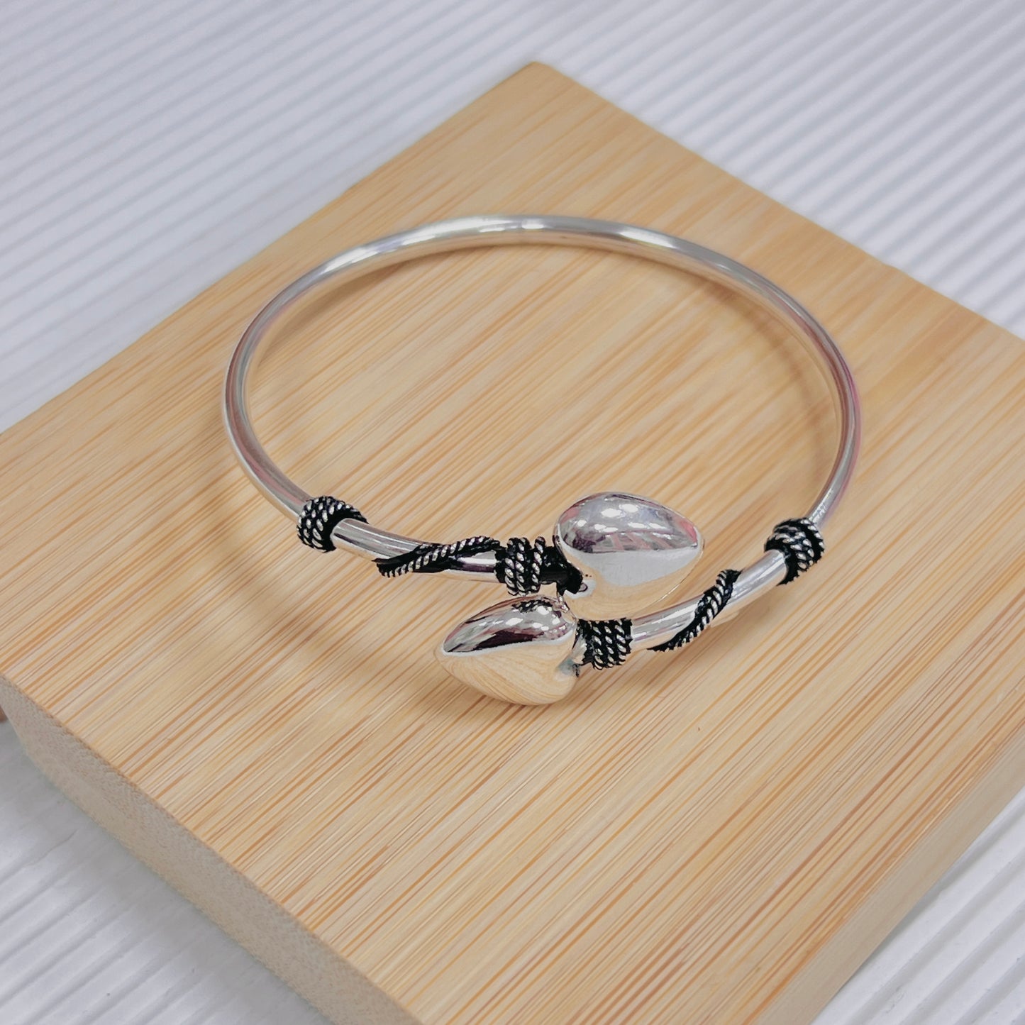 Puñera corazones bombachos y entorchado - plata quemada