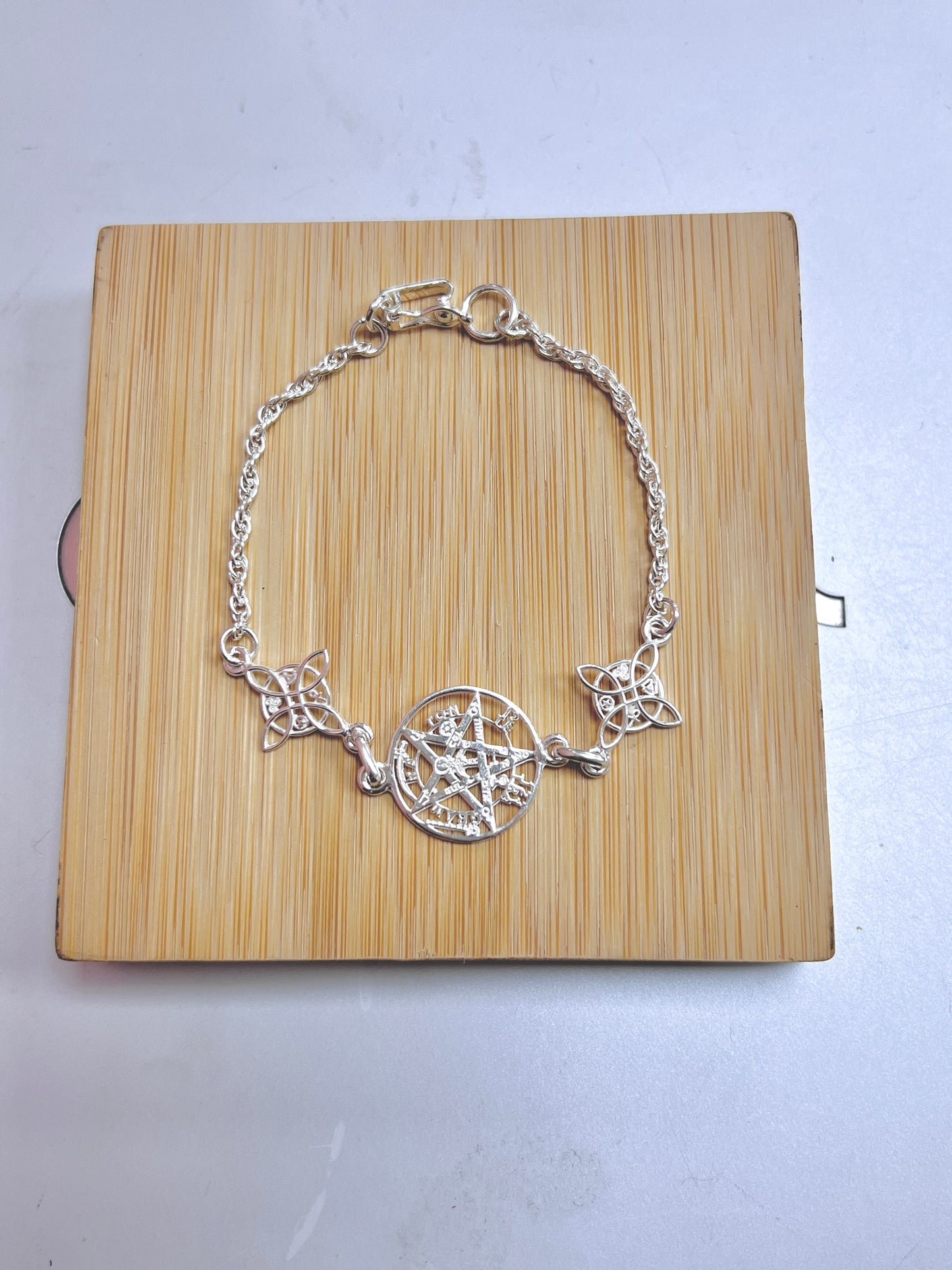 Pulsera tetragrammaton con nudo de bruja - plata