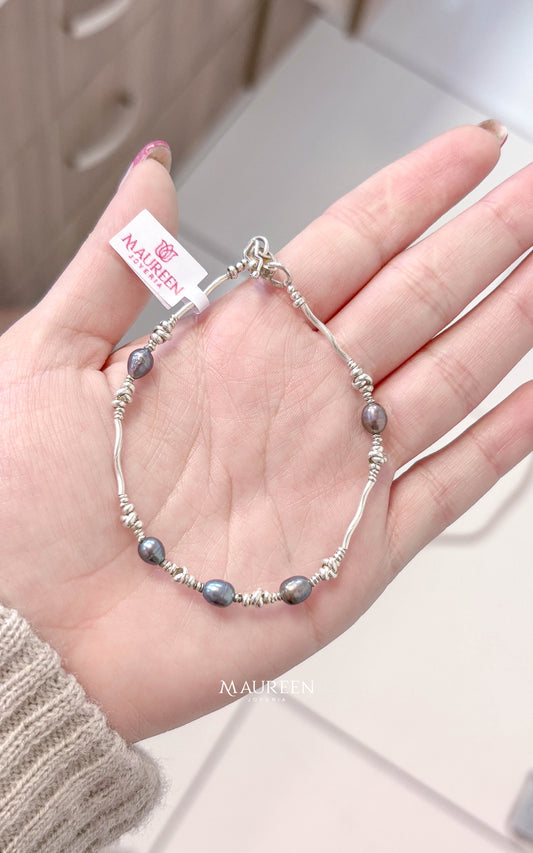 Pulsera de perlas negras con tubos y shakira -Plata
