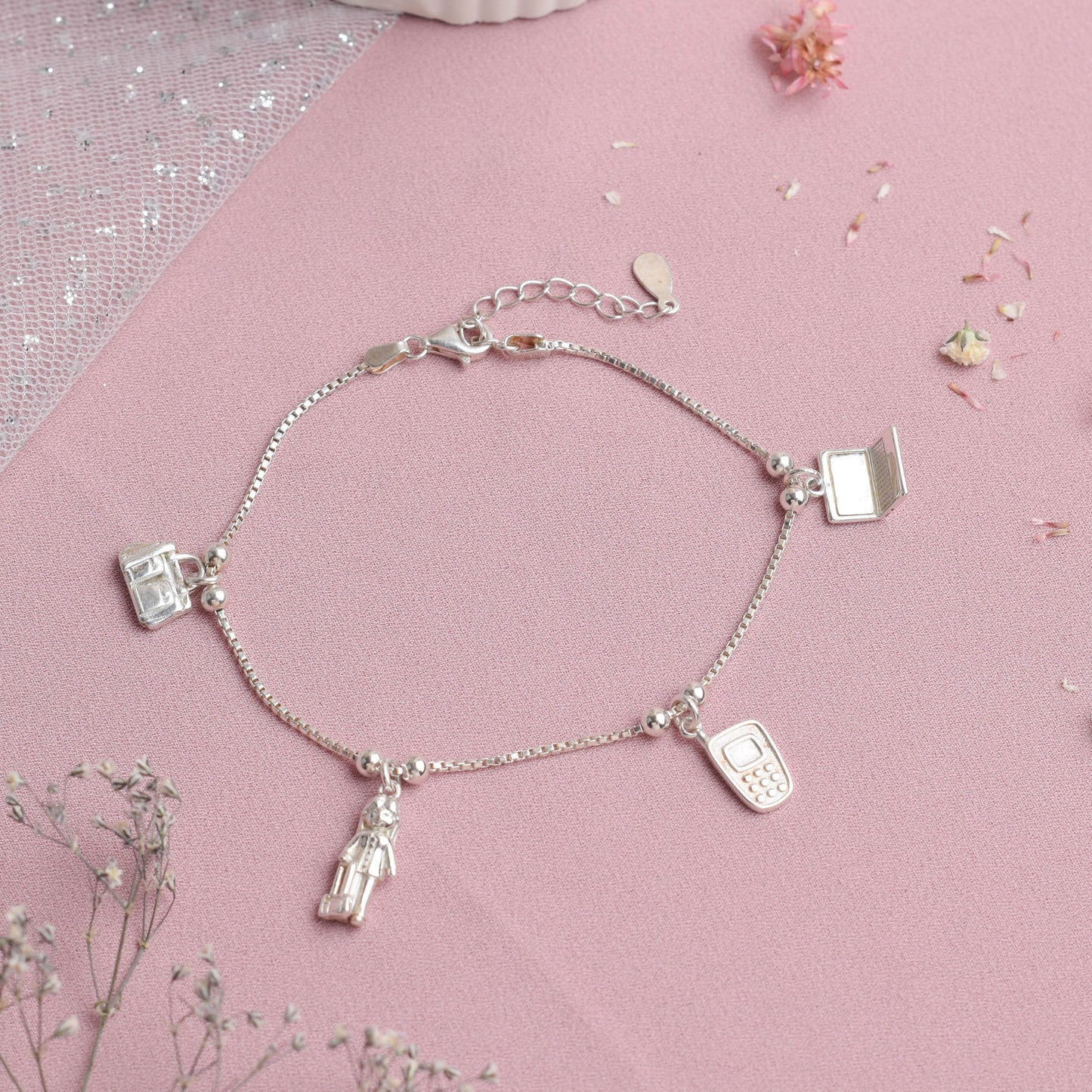 Pulsera dijes secretaria - Plata