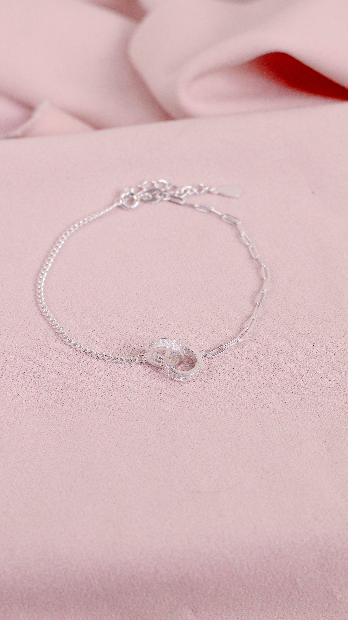 Pulsera argollas entrelazadas circones - Plata