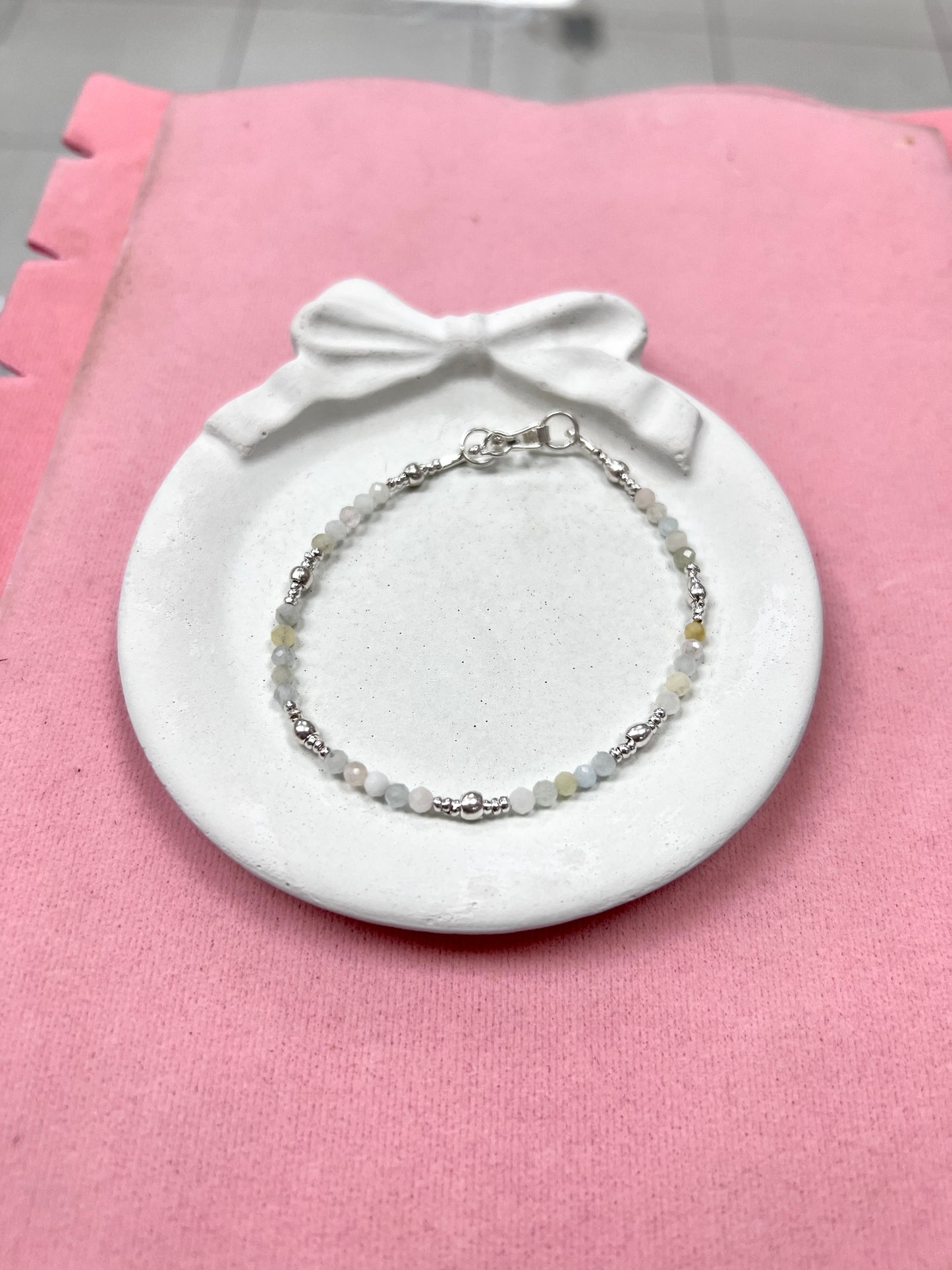 Pulsera piedra natural  con shakira - Plata