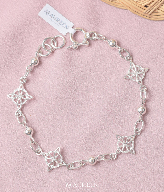 Pulsera nudo de bruja calada con esferas - Plata