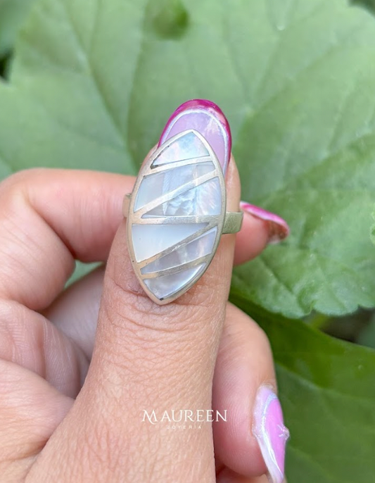 Anillo ovalado zigzag piedra natural nacar  - Plata