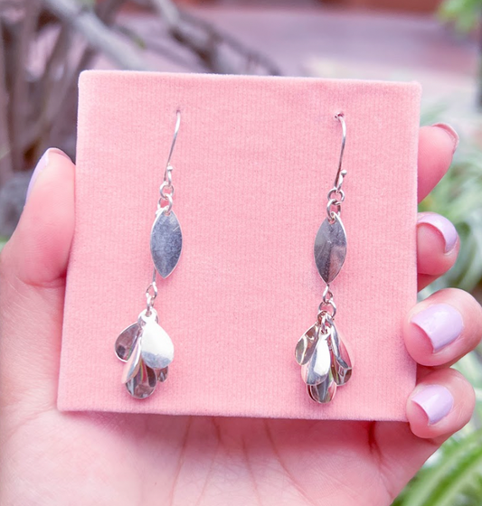 Arete dos rombos largos texturados - Plata