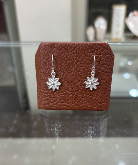Arete flor margarita tupida colgante -  Plata